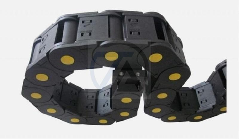 mang-xich-nhua-25x50 máng xích nhựa 25x50